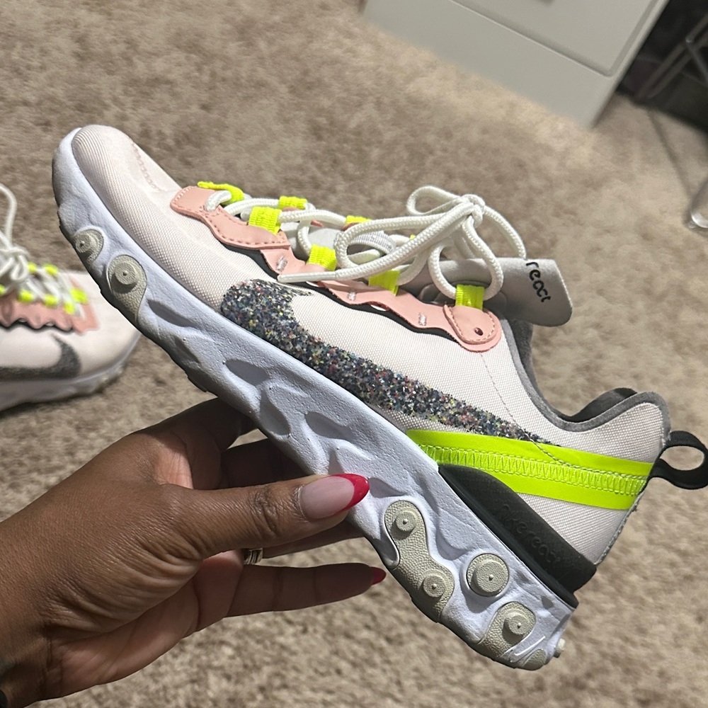 Women’s Nike React Sneakers - Picture 7 of 12